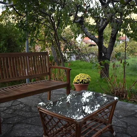 Lila's Mikros Prinos