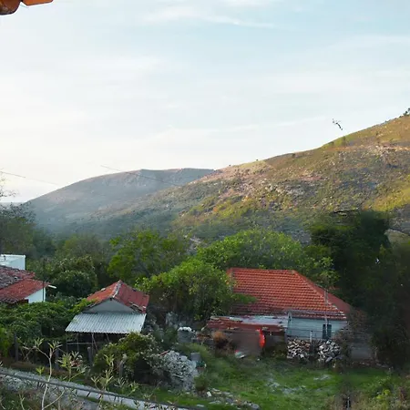 Lila's * Mikros Prinos